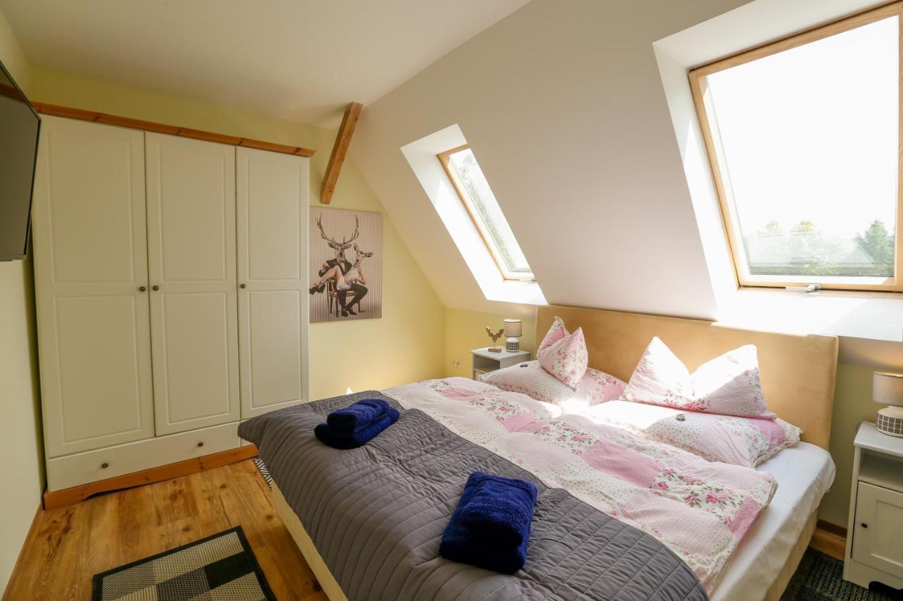 Iseroase House Deluxe Pobiedna Buitenkant foto